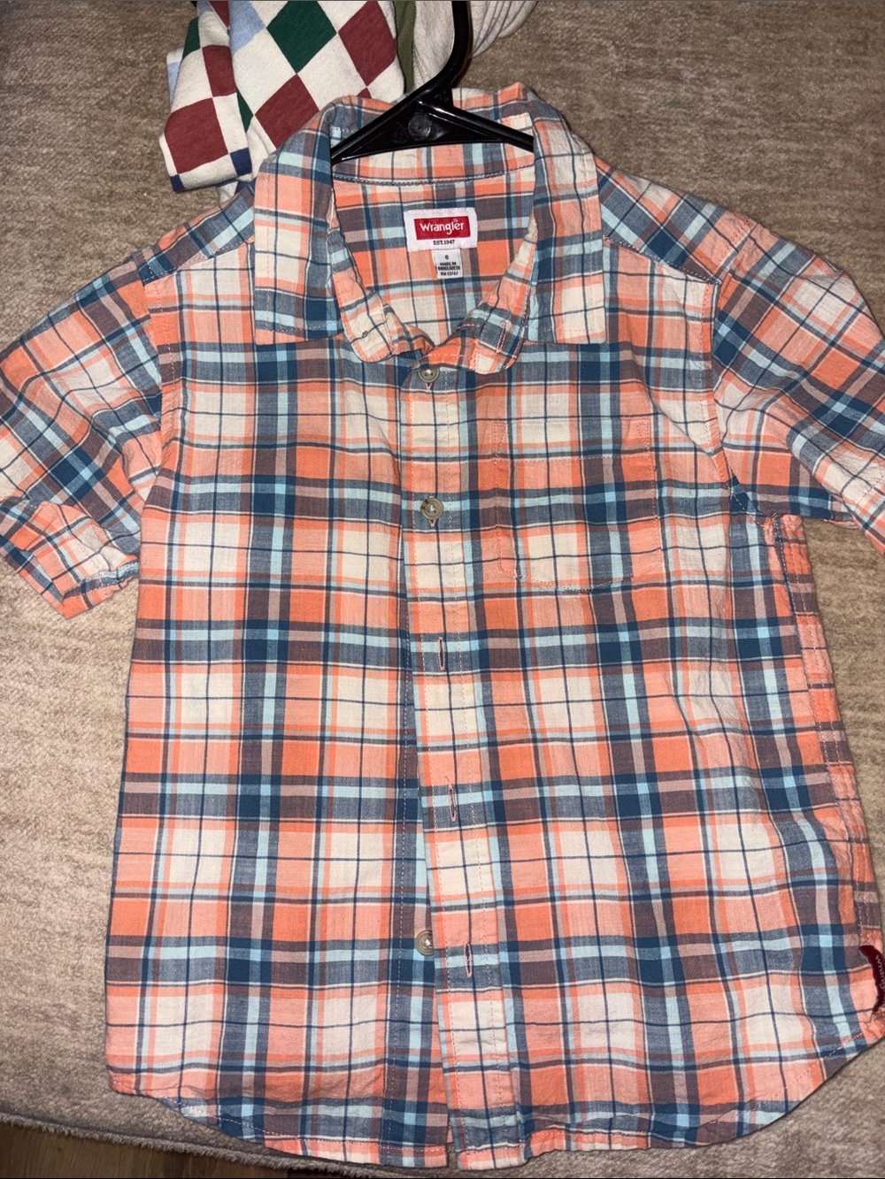 3/$20! Boys size 6 Wrangler button down Plaid Short-Sleeve Shirt
